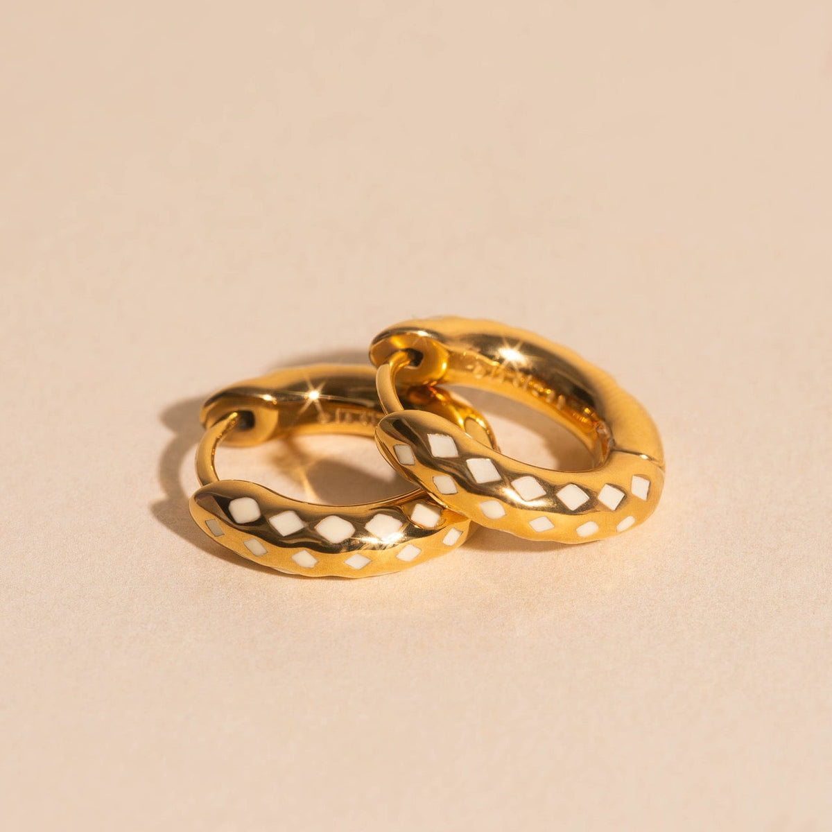Diamond Lattice Chunky Rounded Huggie Hoop Earrings