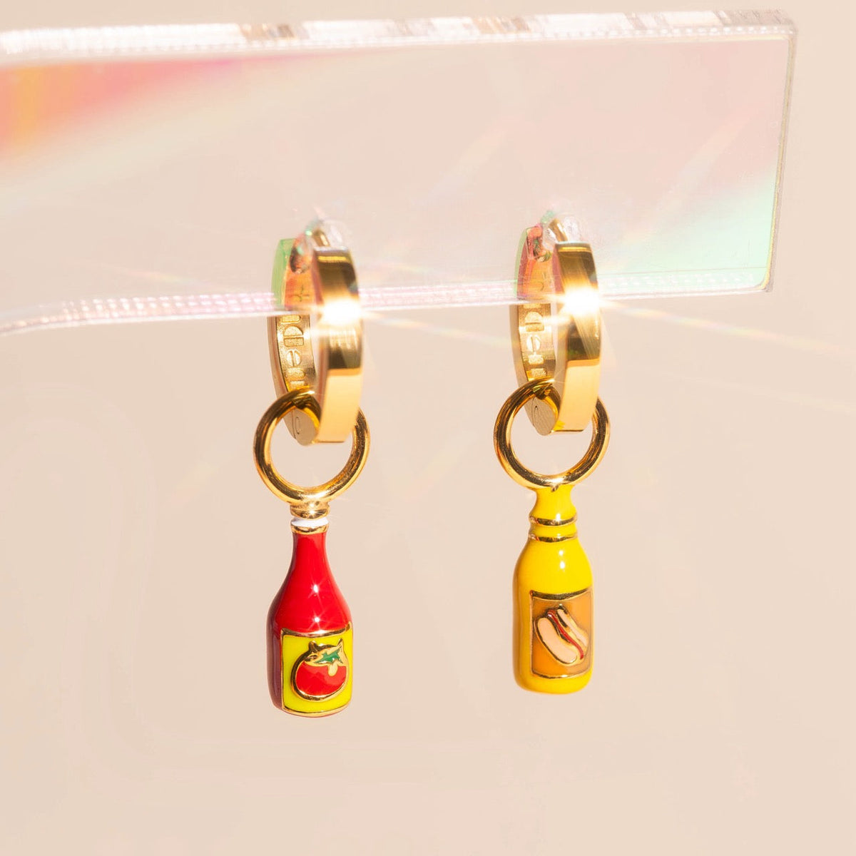 Pack: Ketchup & Mustard Charms, Huggies, & Claw Clip