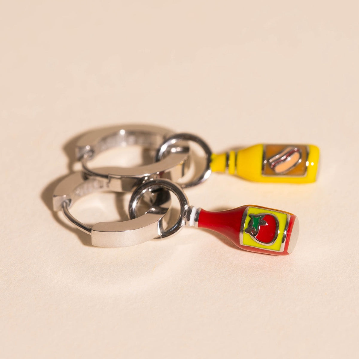 Pack: Ketchup & Mustard Charms, Huggies, & Claw Clip