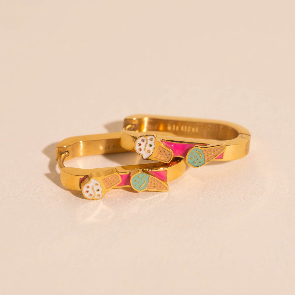 Pack: Ice Cream Cone Huggies & Claw Clip
