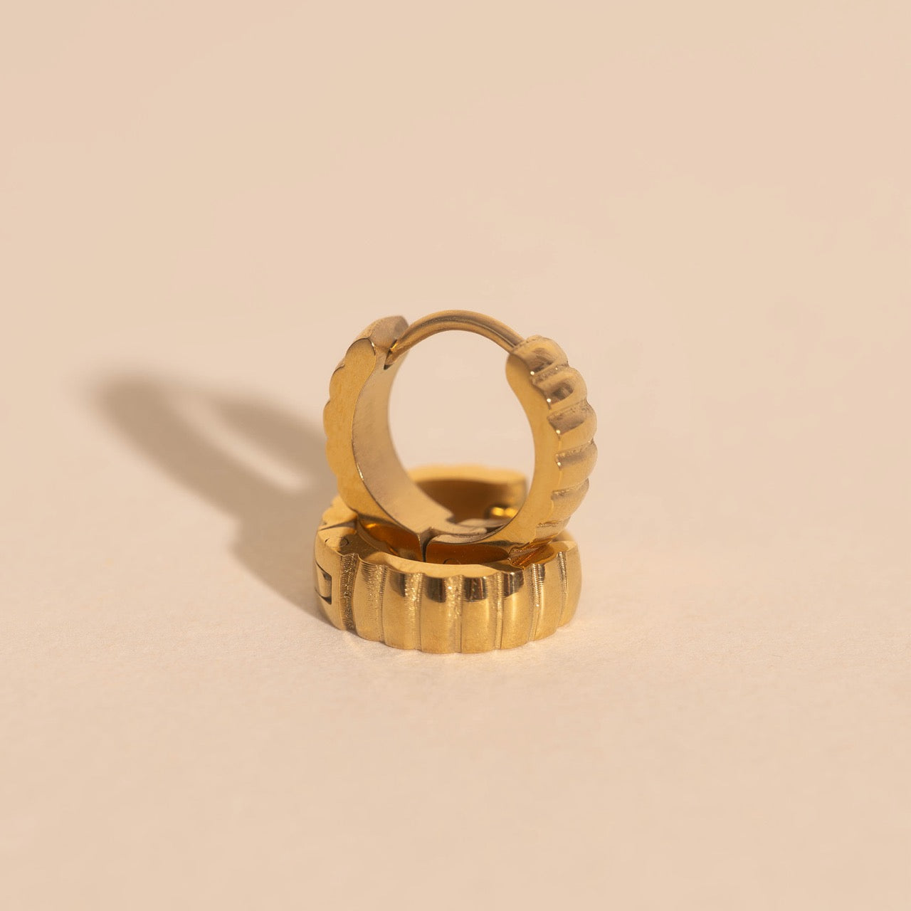 Scalloped Chunky Huggie Hoop Earrings