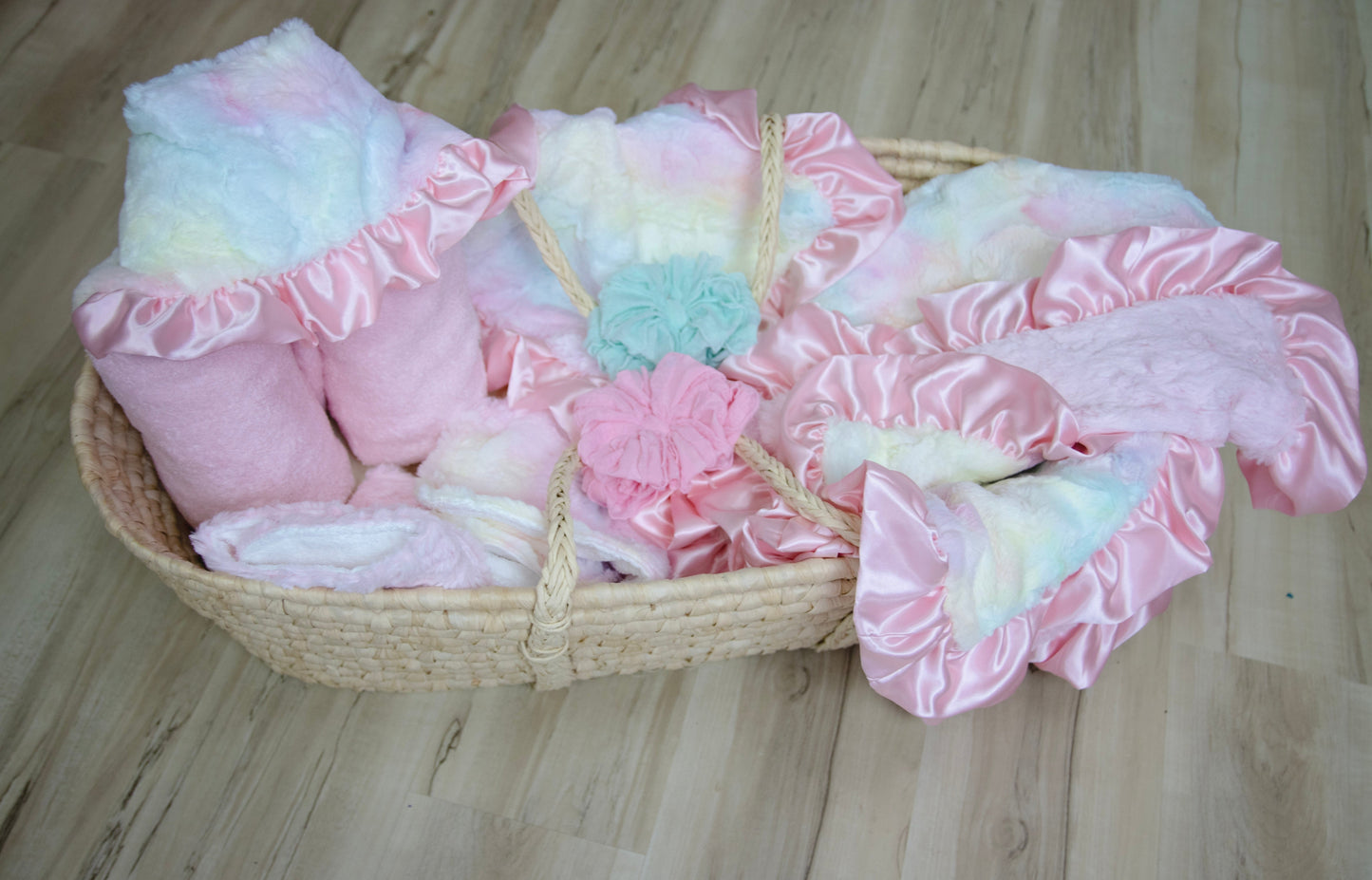 Cotton Candy + Moses Basket Gift Set