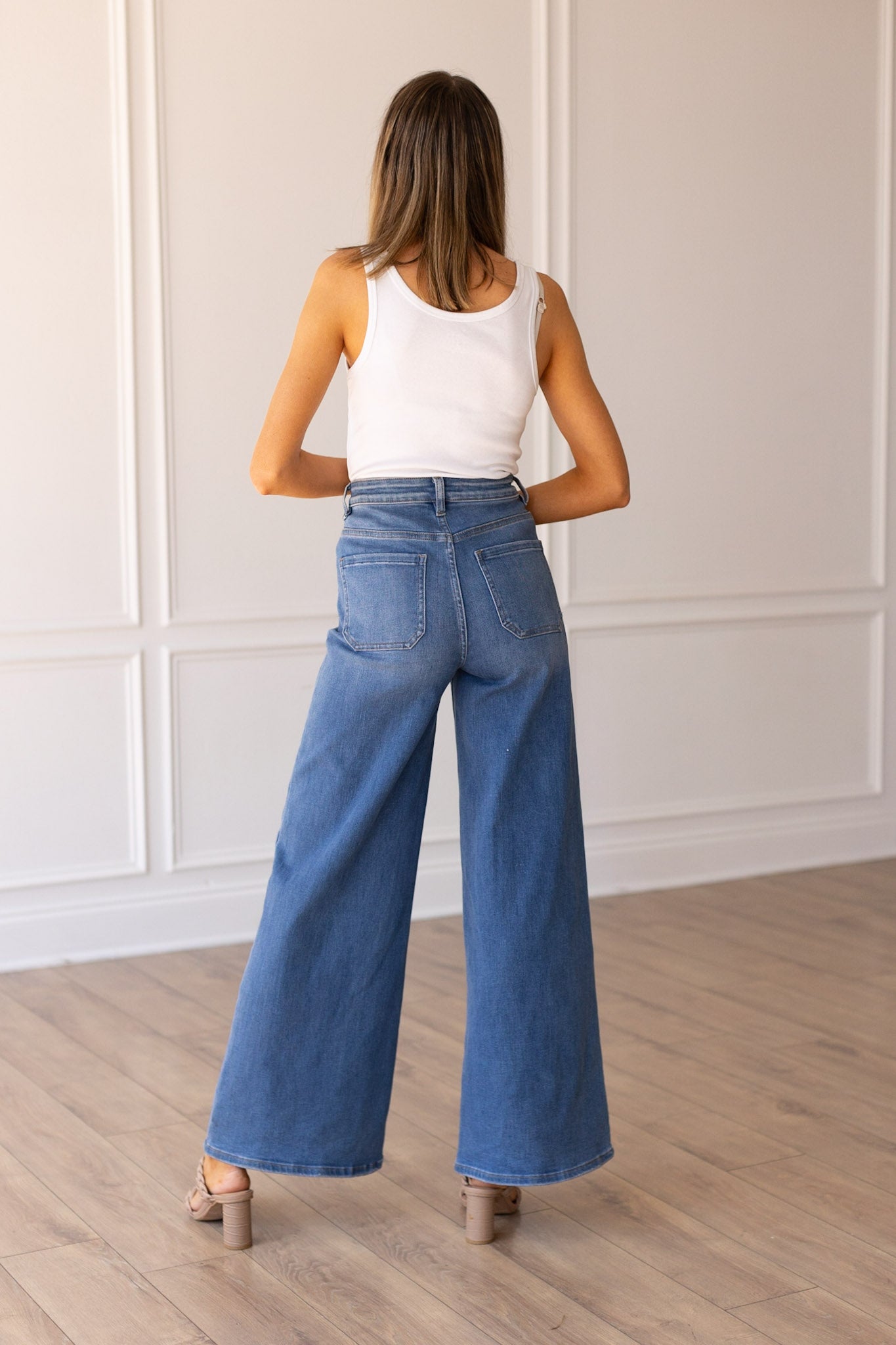 The Valentina Mid-Wash Jeans