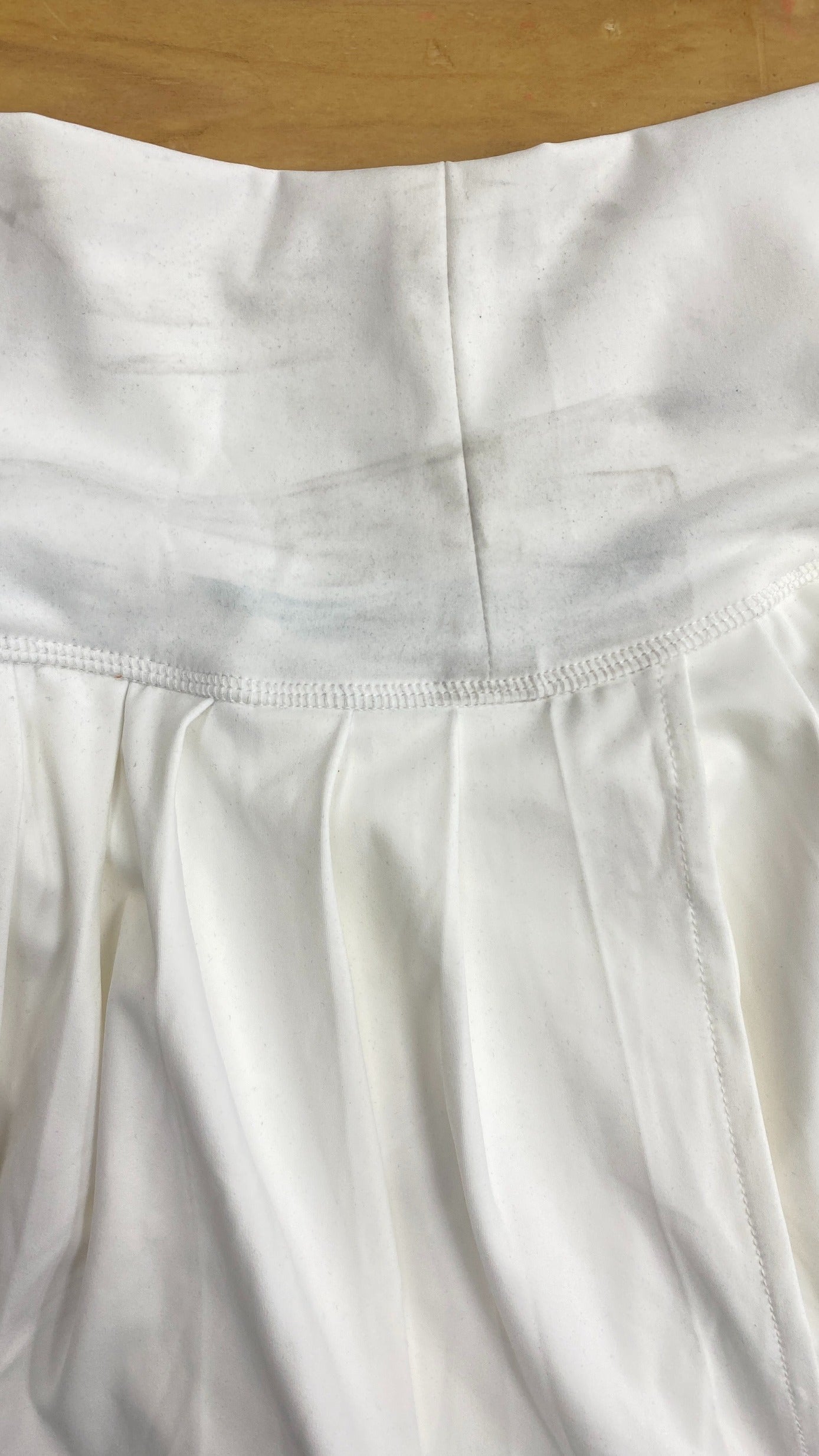 (AS IS) White Pleated Skort With Pocket