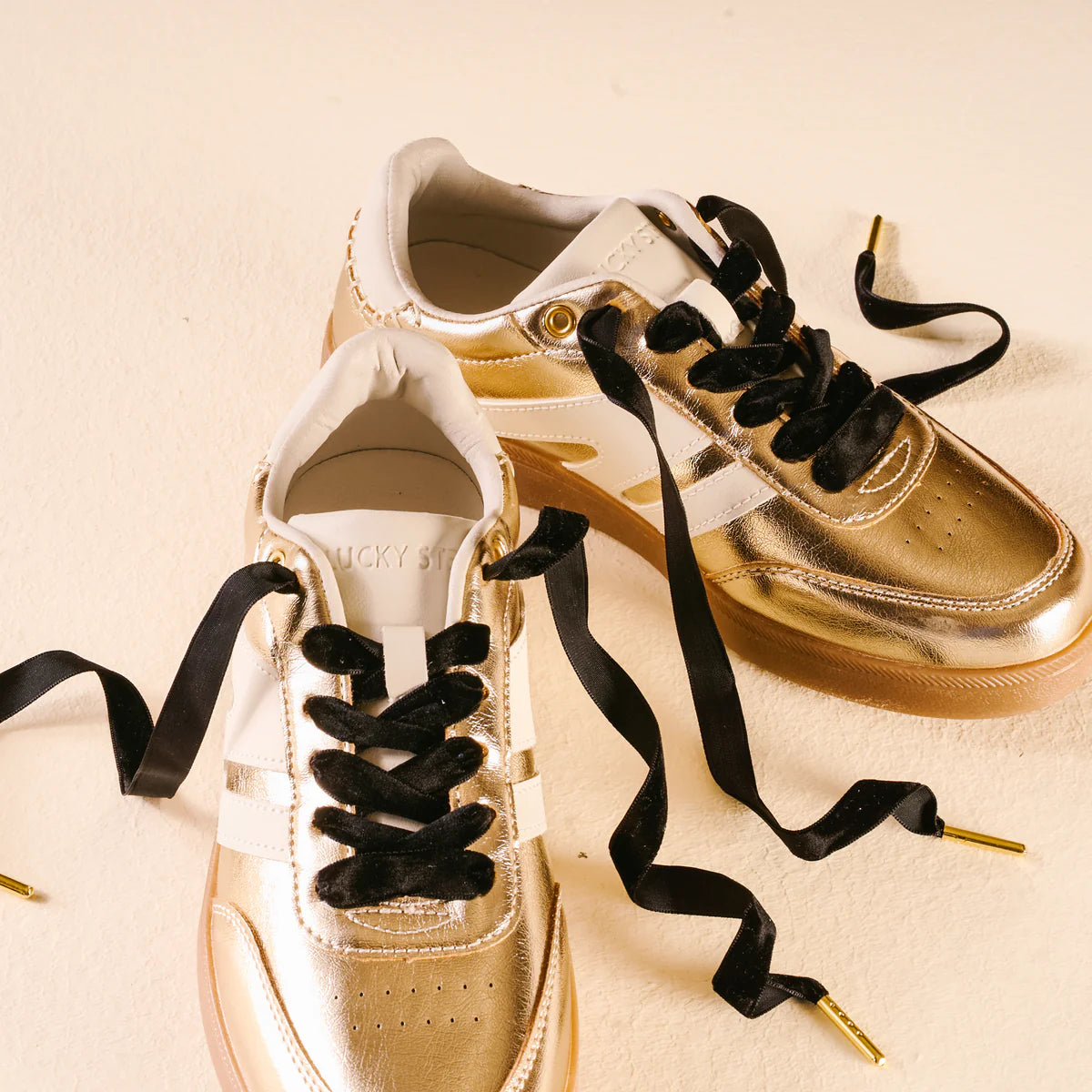 Velvet Step It Up Shoelaces – Black | Boutique Sneaker Laces