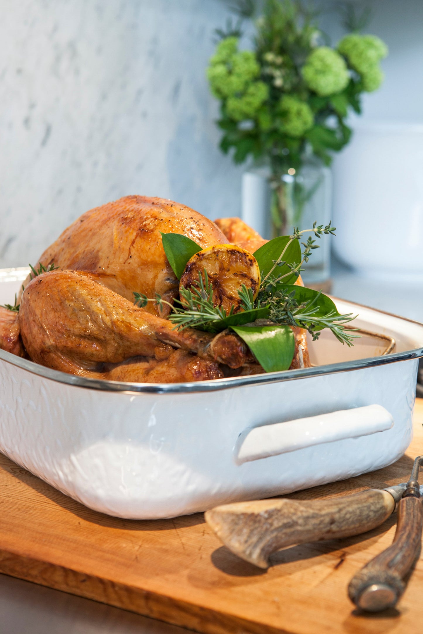 White Solid Roasting Pan