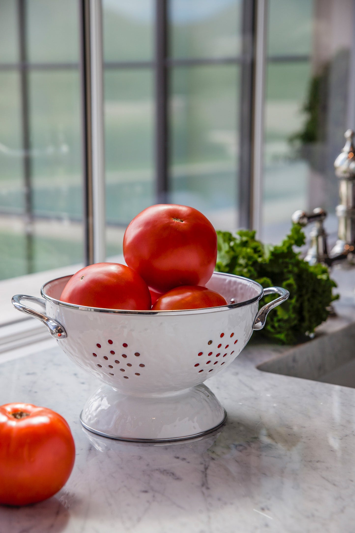 White Solid Medium Colander