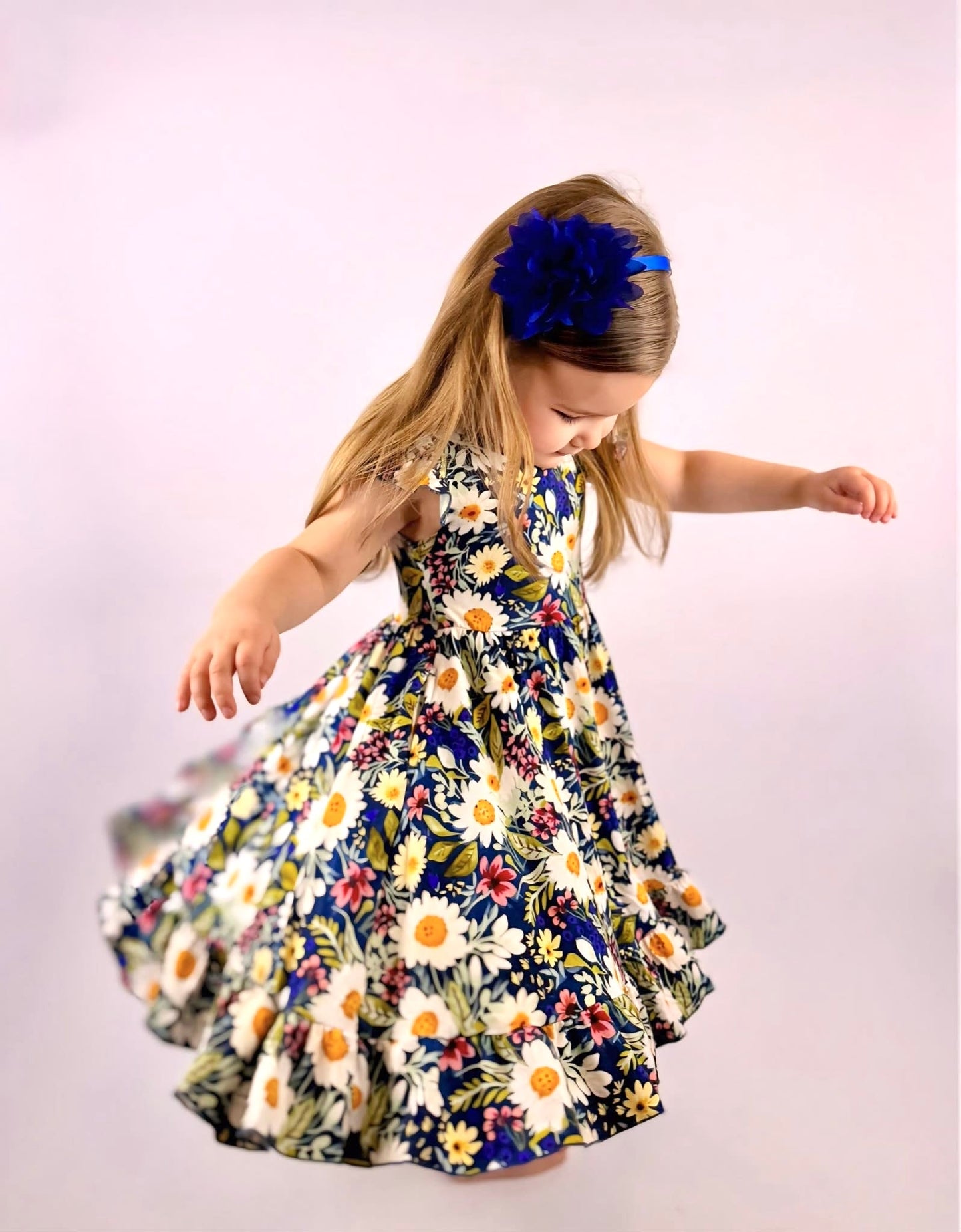 Daisy Blue Twirl