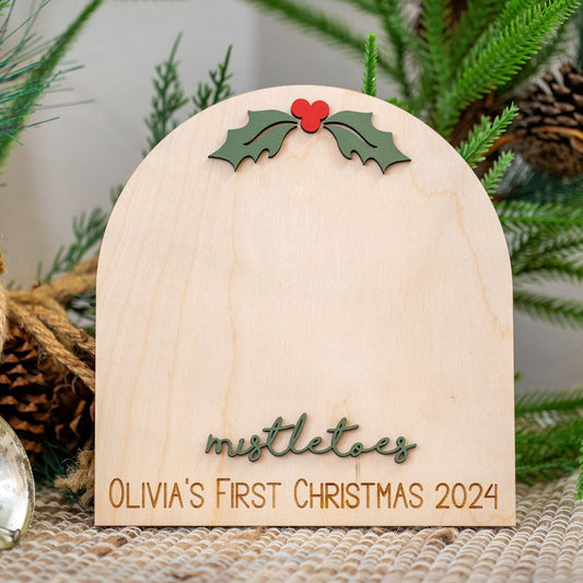 Baby's First Christmas Mistletoe Footprint Craft