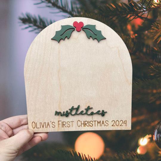 Baby's First Christmas Mistletoe Footprint Craft