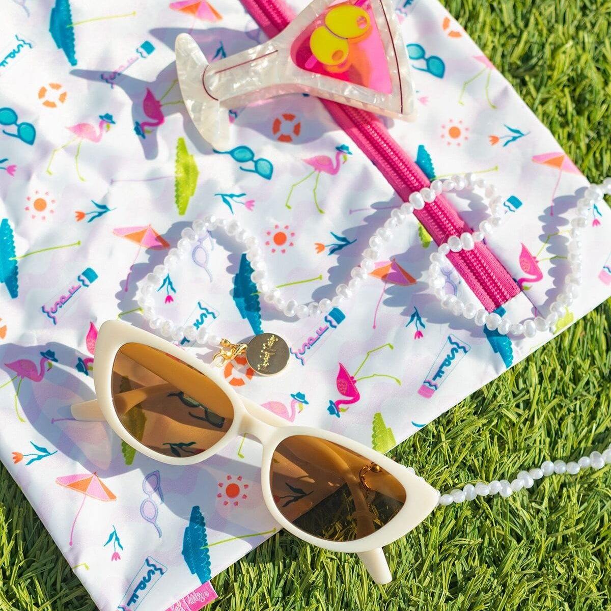 Sunny Daze Sunglasses & Pearl Strap Set