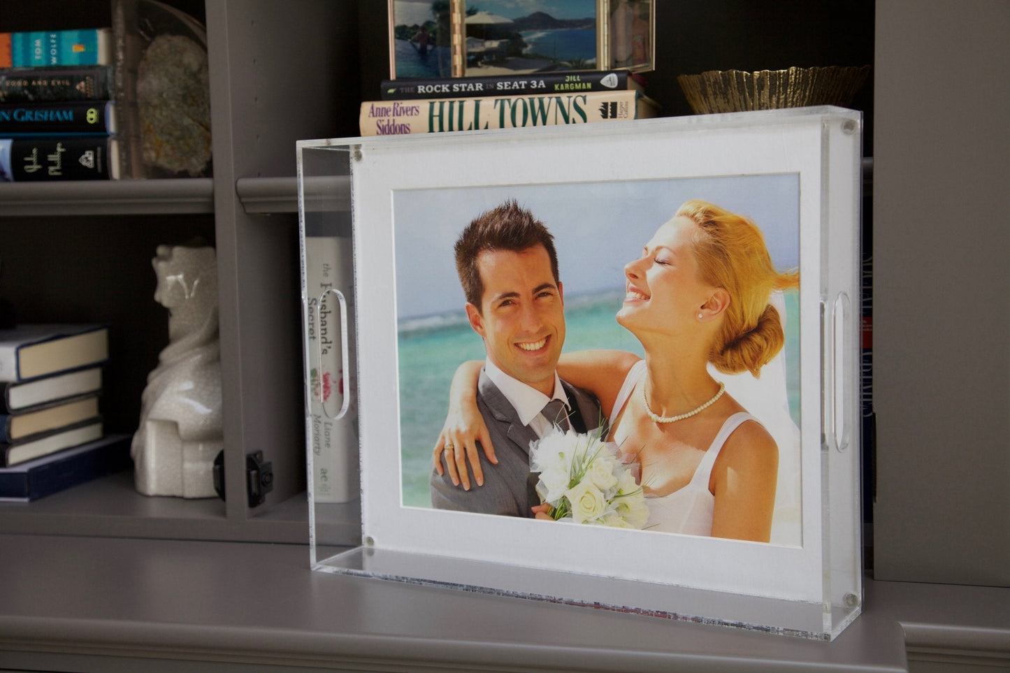 Clear Acrylic 13" x 16" Photo Tray with White Mat