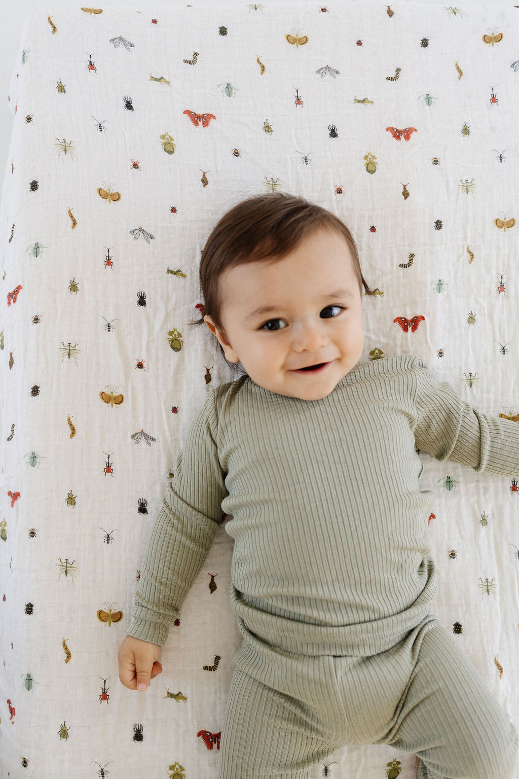 Cutie Crawlies Crib Sheet