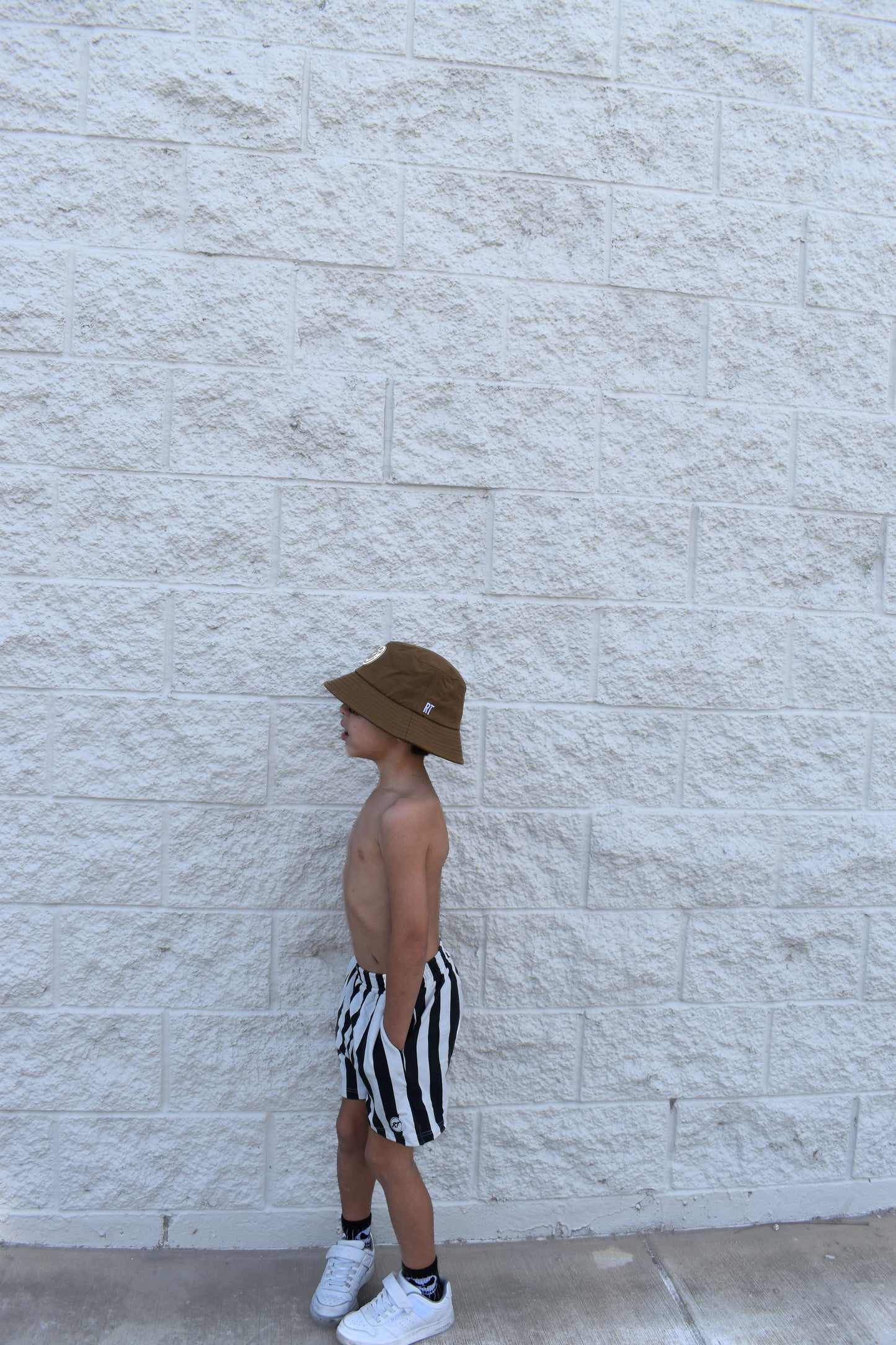 MOCHA WATERPROOF BUCKET HAT