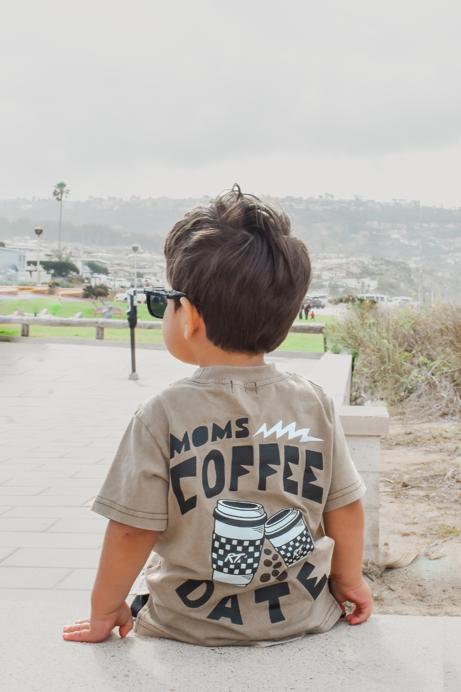 MOMS COFFEE DATE TEE