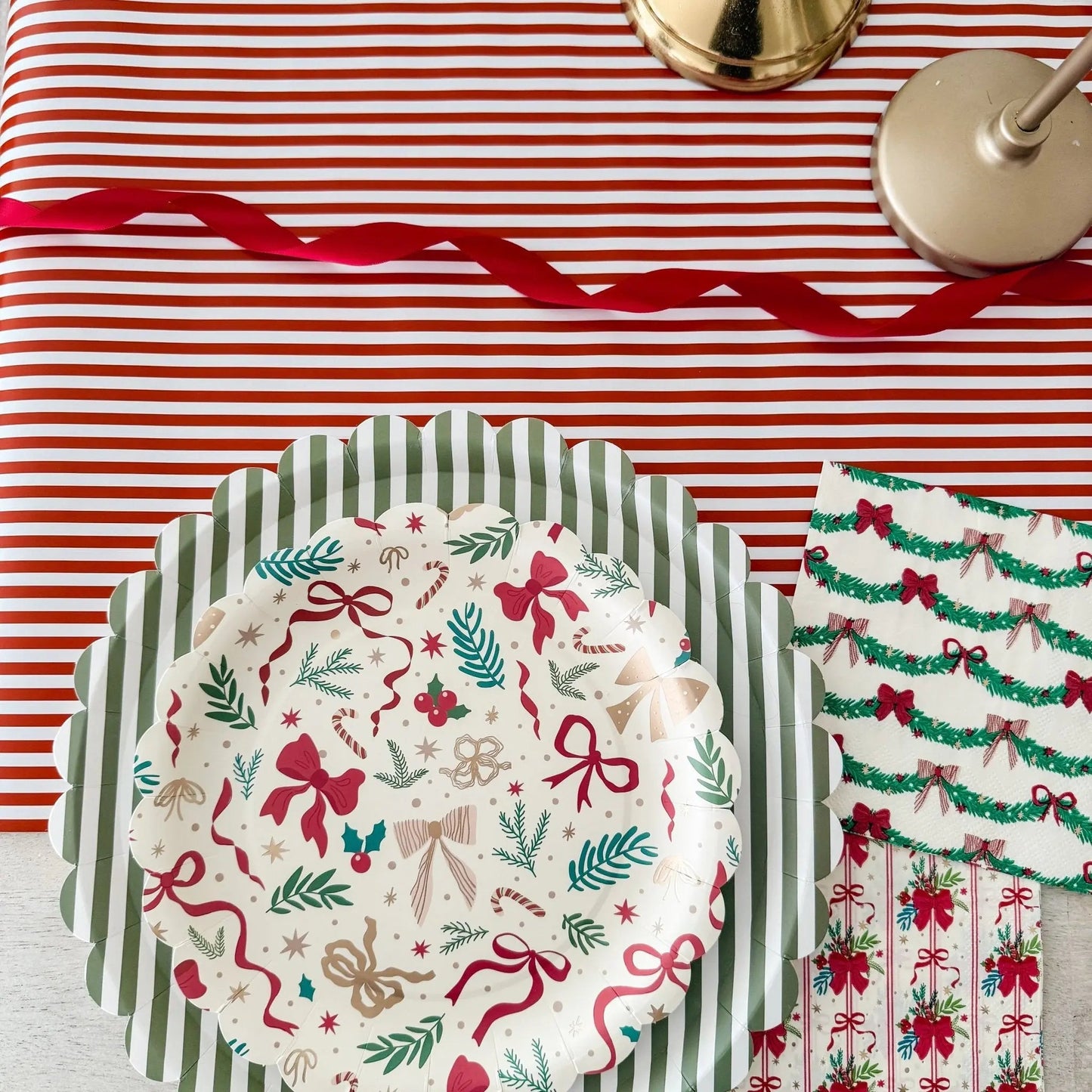 Ribbons & Cheer Gingerbread Bow Beverage Napkins (24pcs)