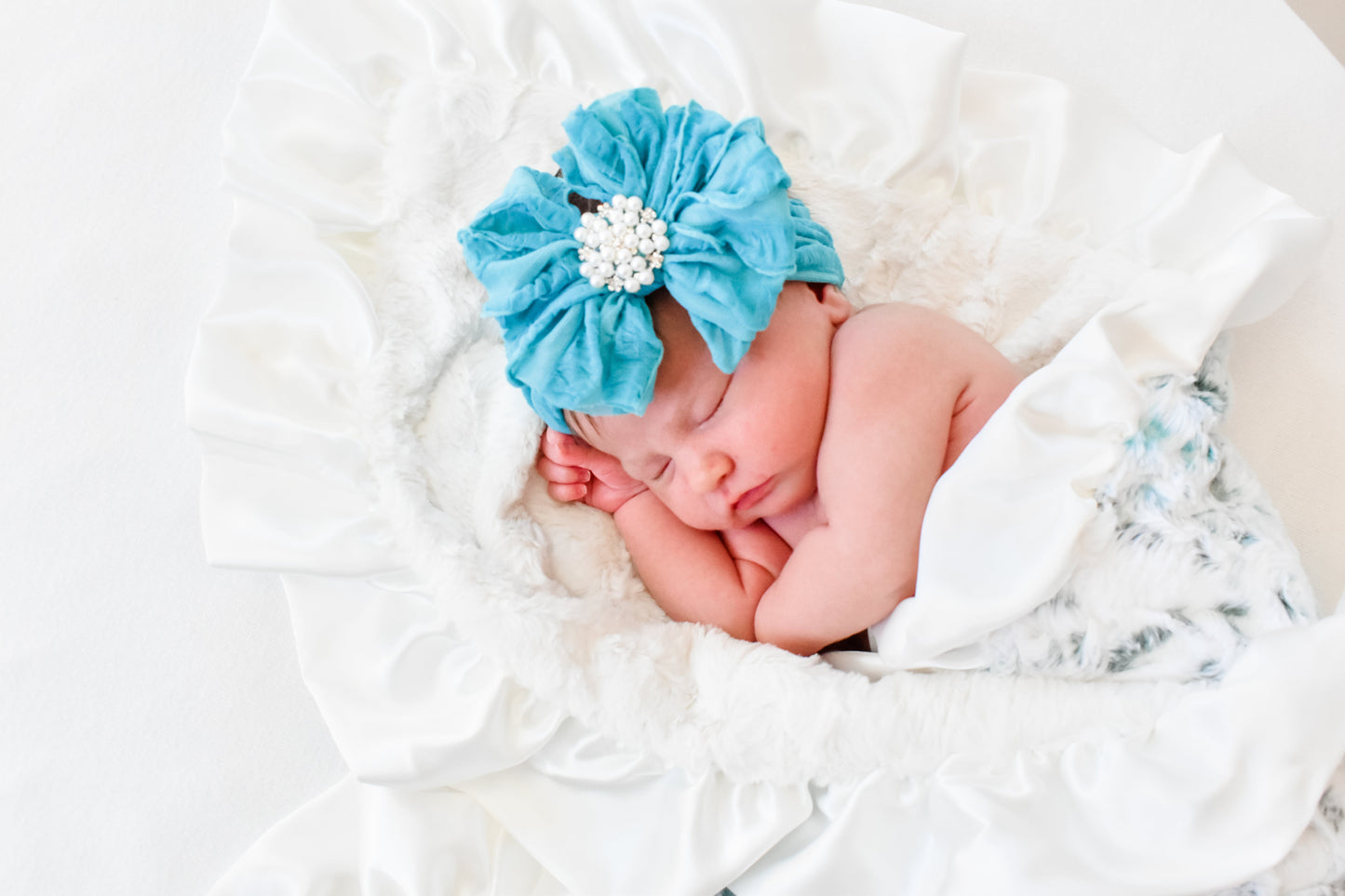 Shoreline Dreams Luxury Baby Gift Set | Luxe Cuddle Blanket & Pearl Headband