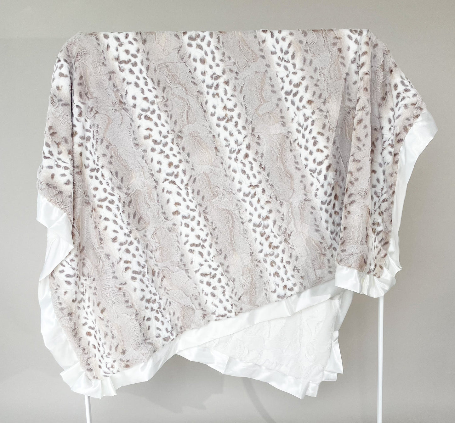 Adult Luxe | Snowcat Ivory Blanket