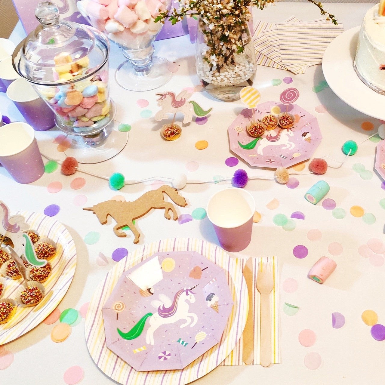Sweet Unicorn Small Plates 7" (Set of 8) – Girls Unicorn Birthday Party Supplies
