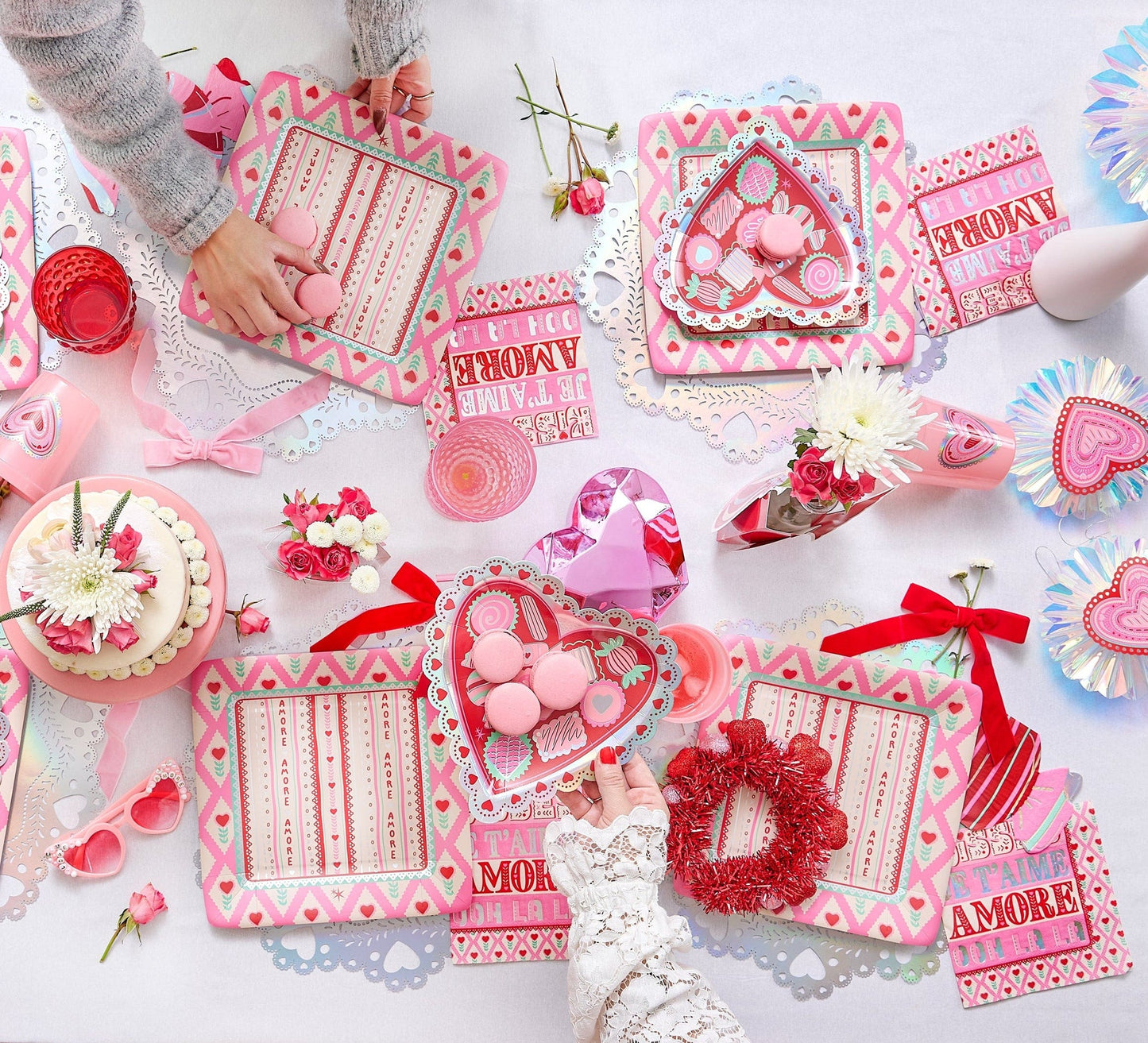 Sweetheart Iridescent Doily Placemats (10 count)