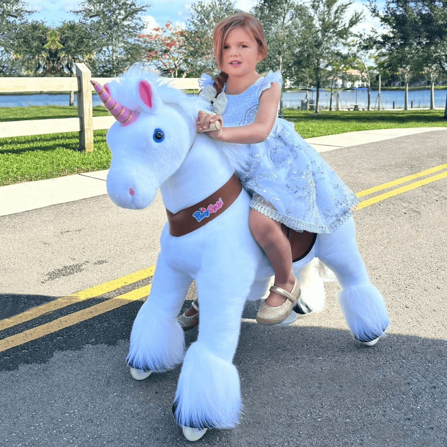 Model U® Unicorn Ride-On Toy Age 3-4 White